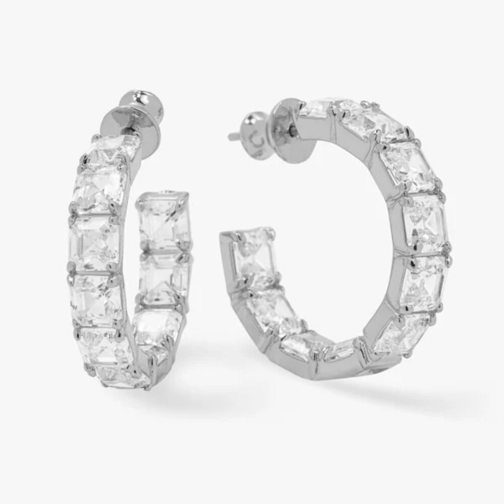 The Queen's Hoops 1" NWT